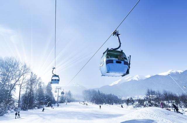 Часове до официалното откриване на зимния ски сезон в Банско.