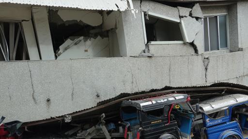  6-годишно дете измежду жертвите на земетресение във Филипините 