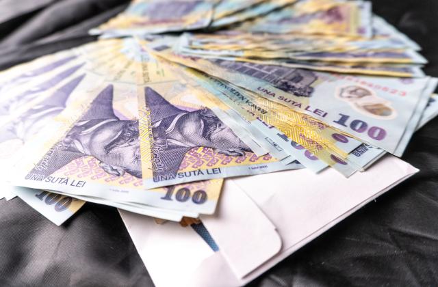 Минималната брутна заплата в Румъния стана 4050 леи (1591 лева), като