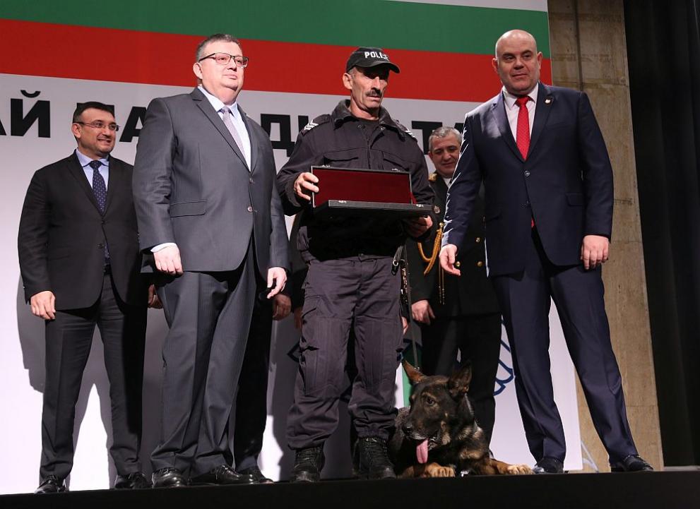 полицай на годината