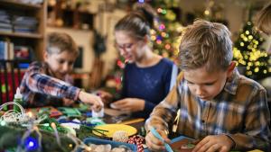 деца коледна работилница