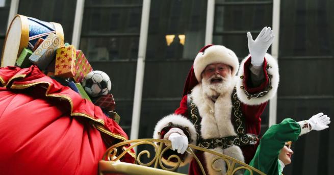 Дядо Коледа тръгна по света за да раздава подаръци съобщи