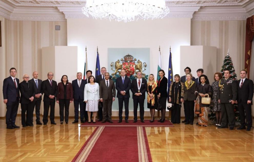  Румен Радев и турския дипломат Хасан Улусой 