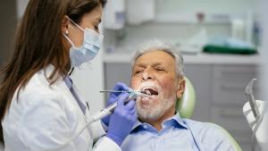 Националната здравноосигурителна каса НЗОК все още не заплаща зъбни протези