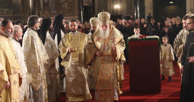 България Патриарх Неофит: Нека се погрижим сред нас да няма
