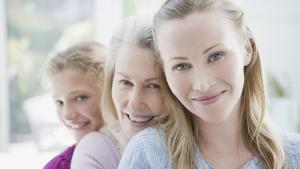 Кога започваме да приличаме на майките си: Отговорът може да ви изненада