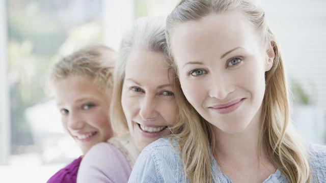 Кога започваме да приличаме на майките си: Отговорът може да ви изненада