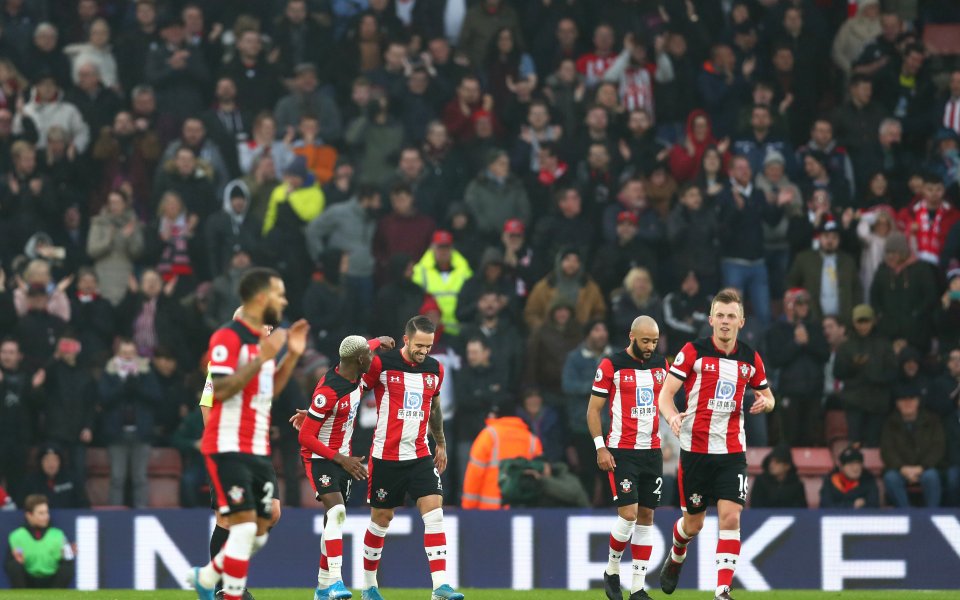 Отборите на Саутхемптън и Тотнъм играят при резултат 1:0 в