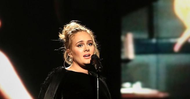 Адел показа променената си и значително отслабнала фигура на пищно