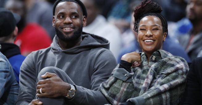 Любопитно Звездни двойки които са заедно от гимназията Тези двойки