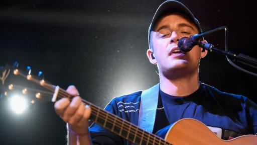  <p><strong>Дърмот Кенеди</strong> &ndash; това ли е новият<strong> Ед Шийран?</strong></p> 