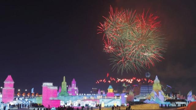 Феерични замъци на ледения фестивал в Харбин (ВИДЕО)