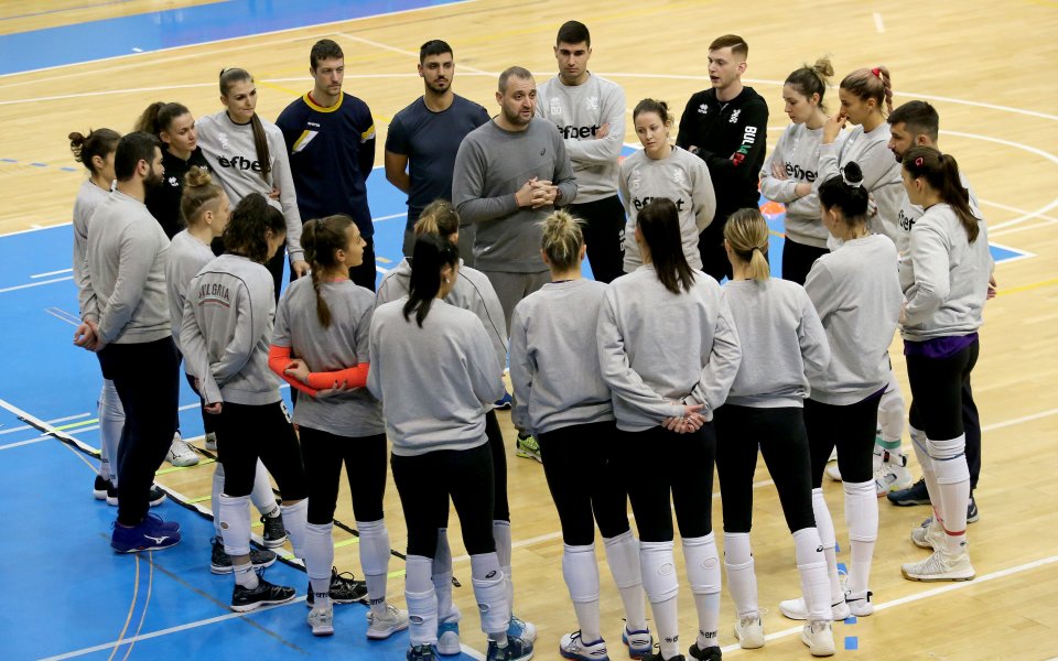 Женският ни национален тим по волейбол вече тренира в Пловдив