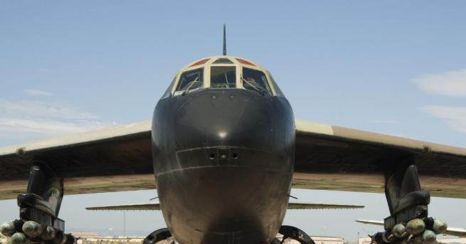 САЩ транспортираха 6 бомбардировача В 52 от авиобаза Барксдейл в Луизиана