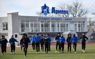 Футболистите на Черно море продължават своята предсезонна подготовка Днес моряците
