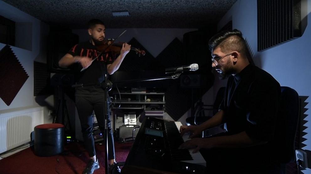  Хари Младенов 