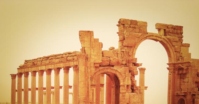 Възстановяването на Триумфалната арка в сирийския град Палмира която беше