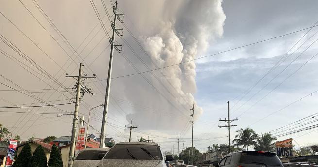 Вулканът Таал на Филипините изригна след десетилетия затишие Голямо количество