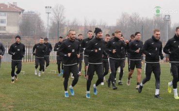 Отборът на Славия излезе за първа тренировка днес 13 01 Футболистите