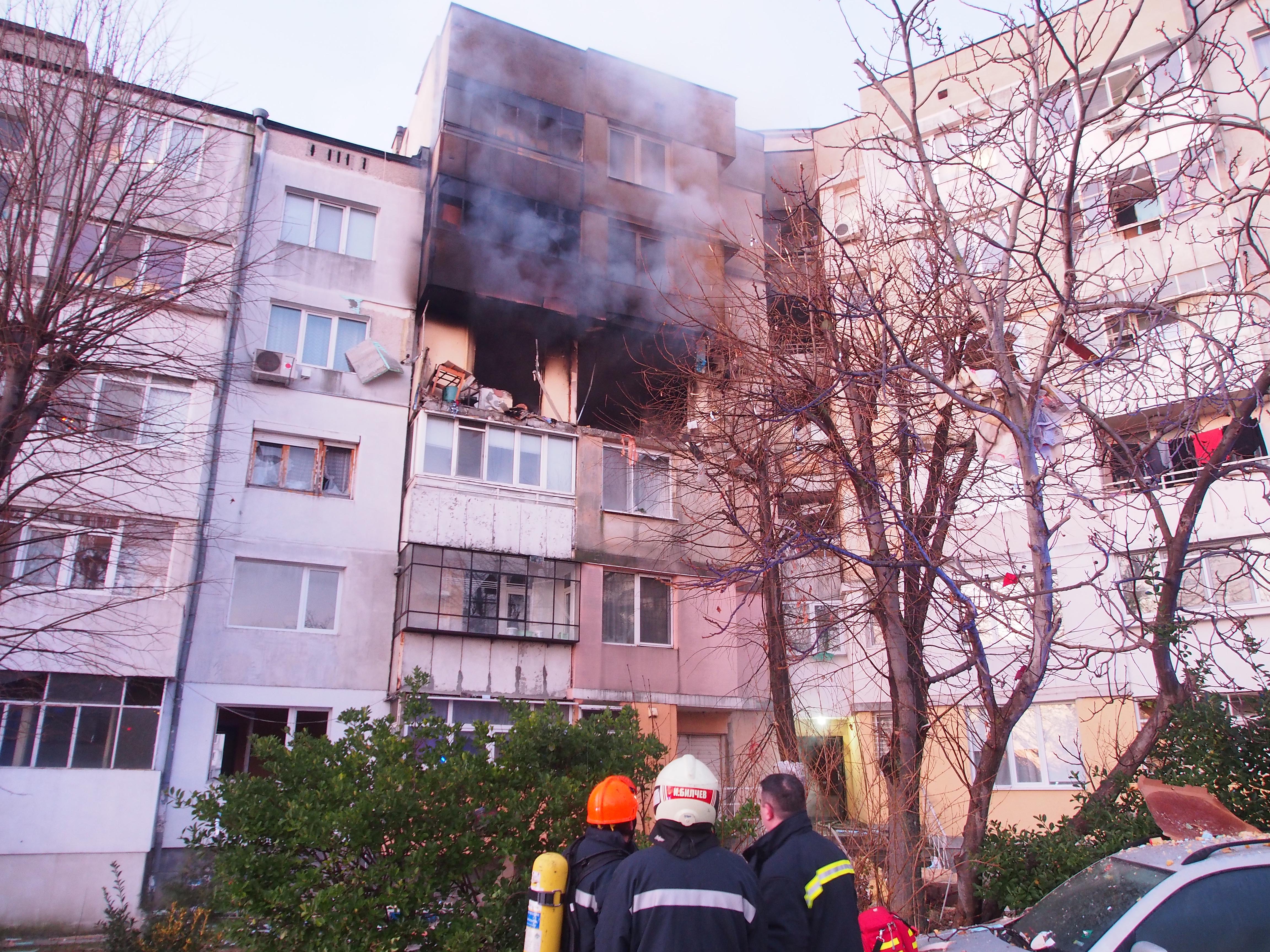 Полицията издирва мъжа, живял във взривения апартамент