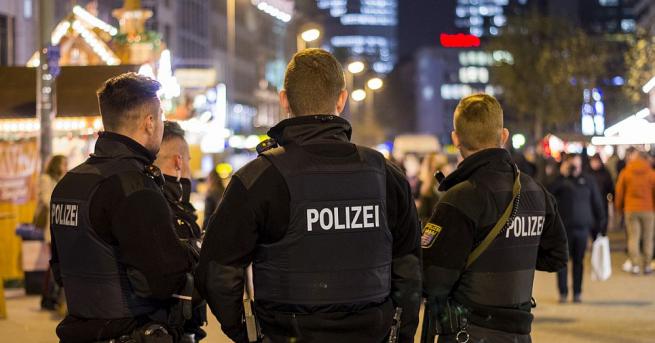 Германската полиция извършва обиски в четири германски провинции предаде Асошиейтед