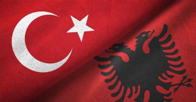 Турция дари бронирани автомобили и оборудване които да бъдат използвани