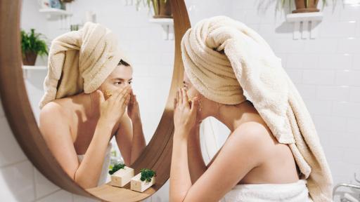  <p>Местата <strong>вкъщи</strong>, където да <strong>не</strong> слагаме <strong>огледала</strong></p> 