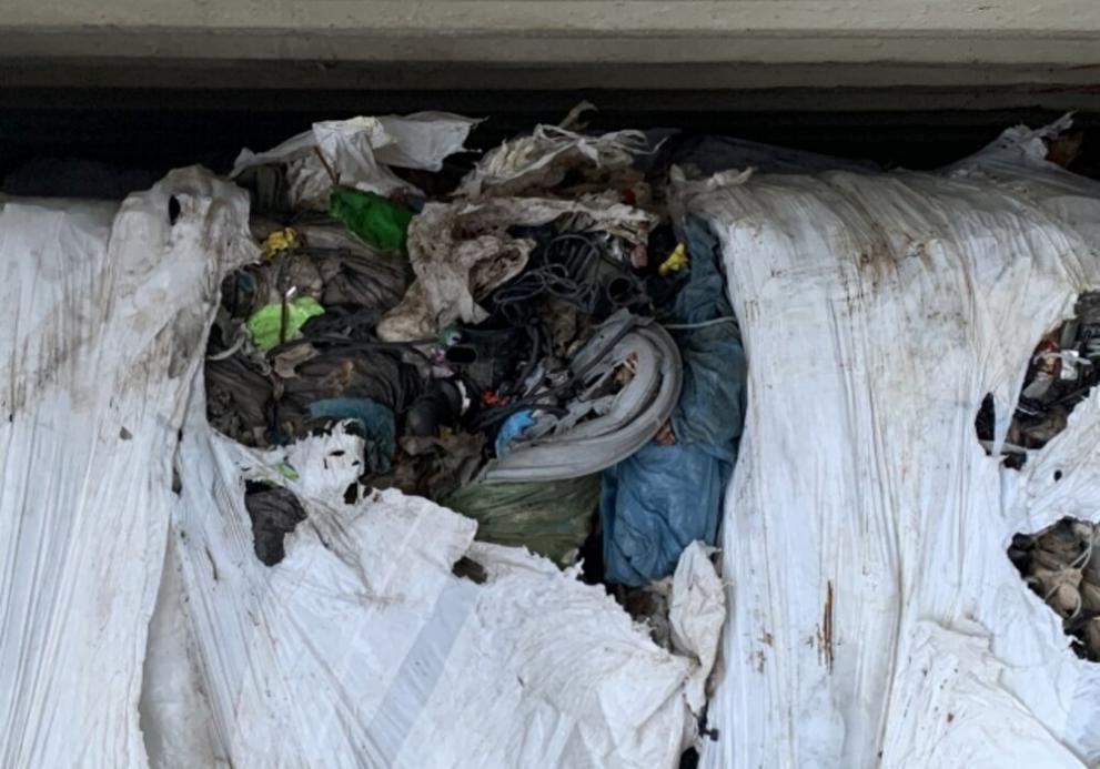 Контейнер с боклук във Варна