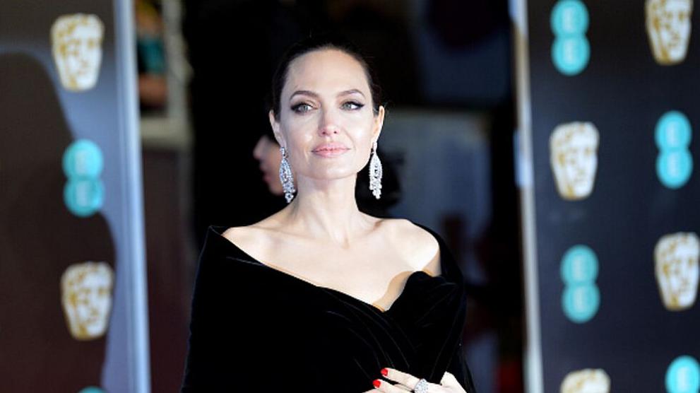  Анджелина Джоли 