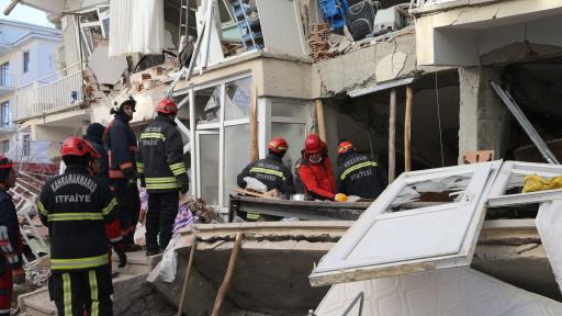  <p>Десетки починали при земетресението в Турция</p> 