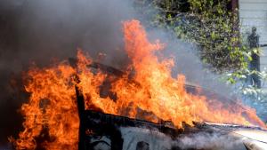 Кола се запали в движение край Перник съобщиха от полицията Инцидентът