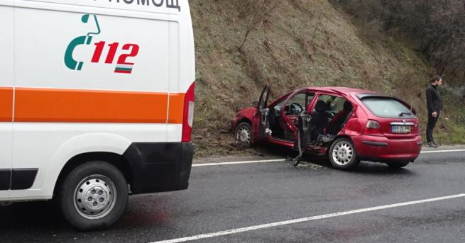 Тежка катастрофа блокира за кратко движението по Е 79 край Кресна