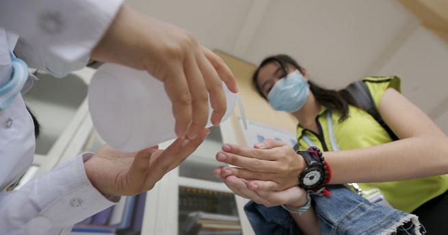 Световната здравна организация СЗО заключи че пневмонията предизвикана от коронавируса