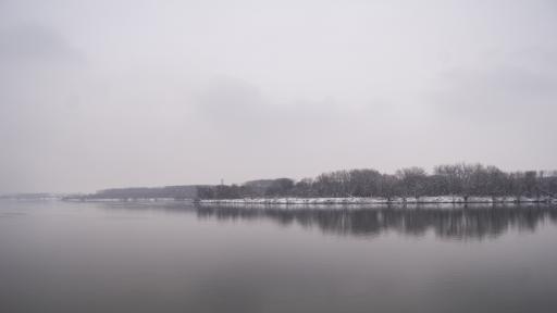  Кораб блокира българския сектор от река Дунав 