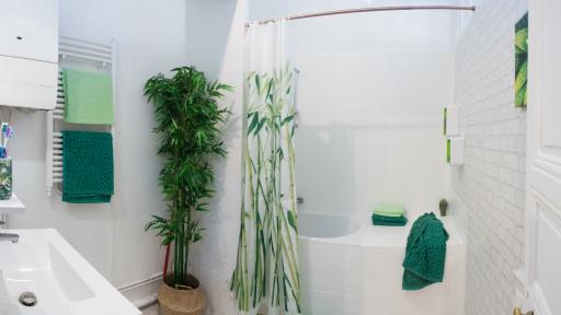  <p>Как да <strong>преобразим банята</strong> без да даваме <strong>много пари&nbsp;</strong></p> 