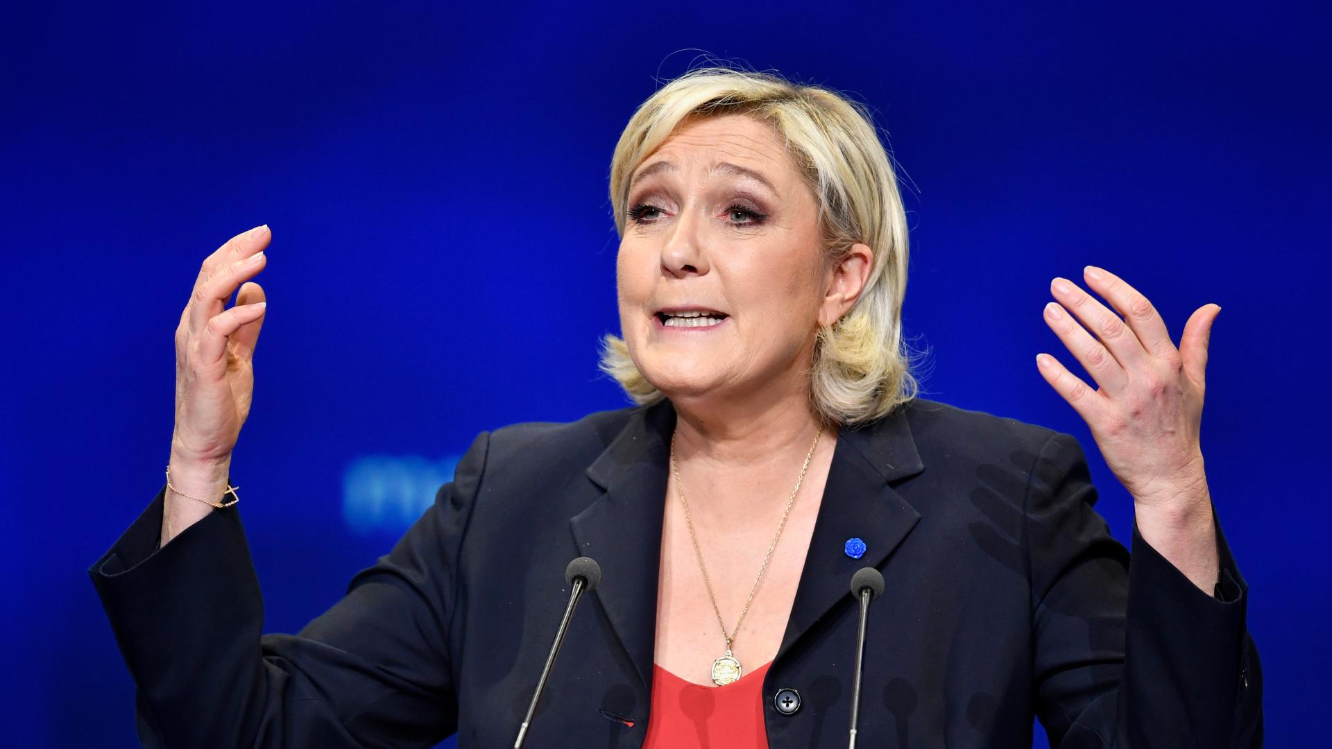 Изненадващо лидерът на френската крайна десница Марин Льо Пен заяви