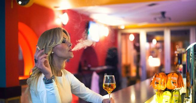 Хората които пият редовно състаряват мозъка си с ден и