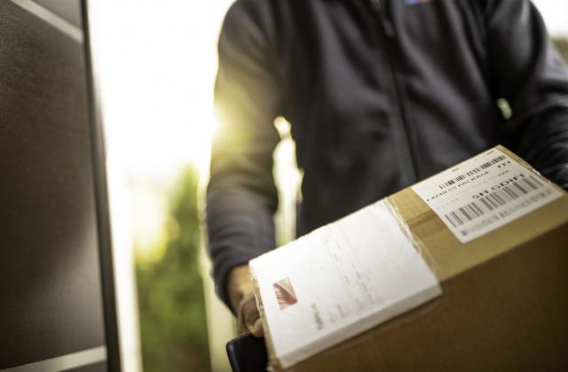 От 1 юли 2026 г. за т.нар. малки пратки“ със стойност до