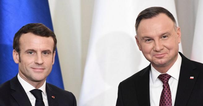 Президентът на Франция Еманюел Макрон днес призова за по-тесни връзки