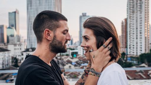  <p>Знаците, които демонстрират, че <strong>той те харесва</strong></p> 