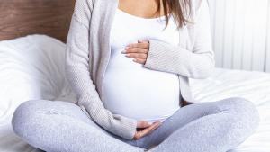 Ваксинация срещу COVID 19 при бременните жени да се извършва след