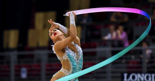 21-годишната световна шампионка по художествена гимнастика Александра Солдатова е направила