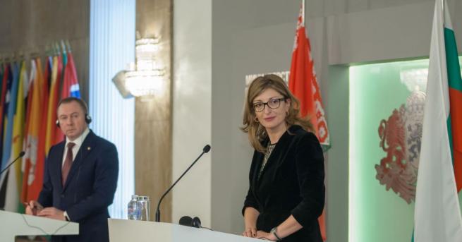Външният министър Екатерина Захариева коментира темата за забраната Aндон Mиталов