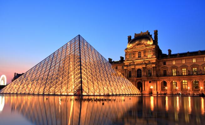  Музеят Лувър 