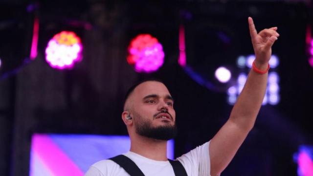 „Скандау“ и 100 Кила излизат на една сцена с Джейсън Деруло