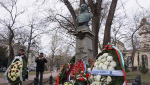 граф игнатиев паметник цветя варна