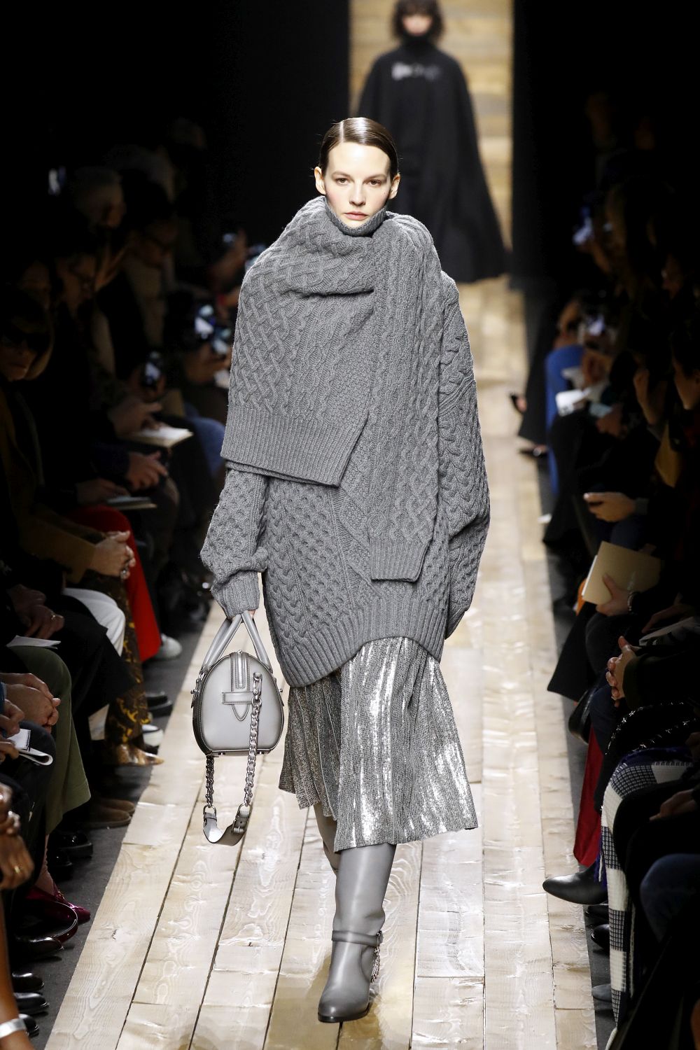 Любим дизайнер на кралица Летисия показа вдъхновението си в Ню Йорк (ГАЛЕРИЯ)