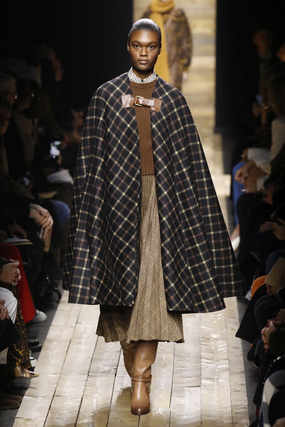 Любим дизайнер на кралица Летисия показа вдъхновението си в Ню Йорк (ГАЛЕРИЯ)