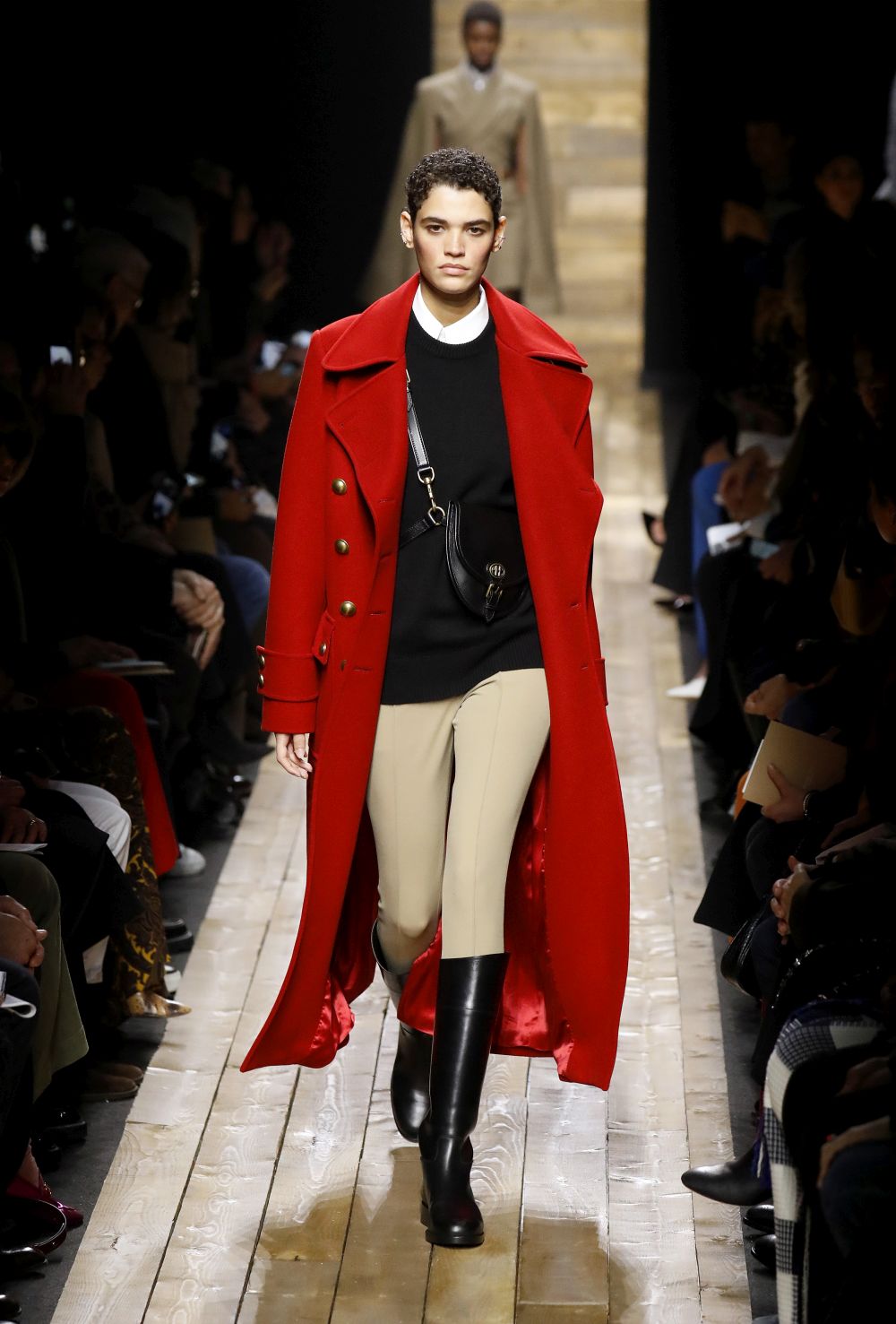 Любим дизайнер на кралица Летисия показа вдъхновението си в Ню Йорк (ГАЛЕРИЯ)