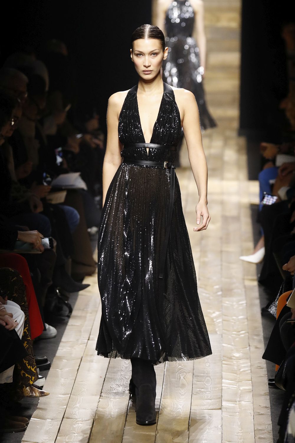 Любим дизайнер на кралица Летисия показа вдъхновението си в Ню Йорк (ГАЛЕРИЯ)